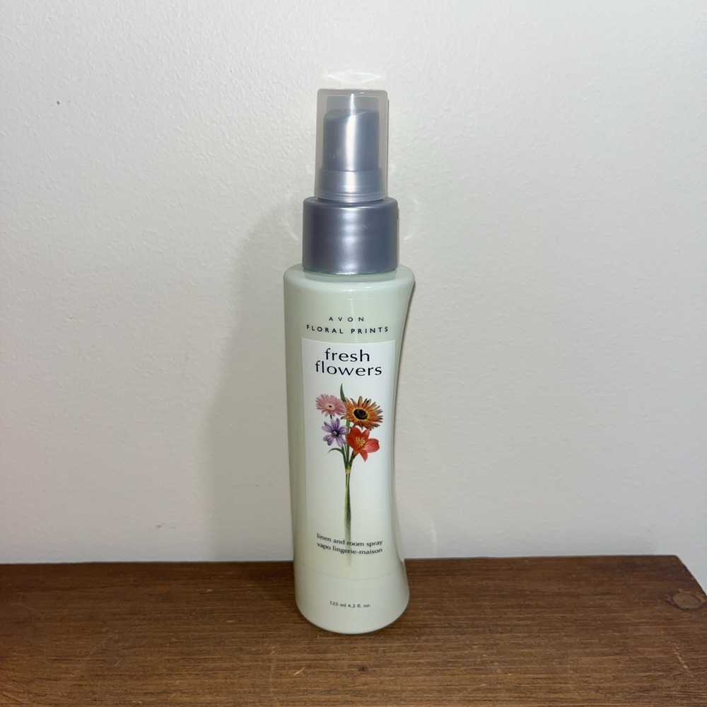 Avon Fresh Flowers Room & Linen Spray 4.2 oz New Vintage HTF RARE